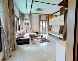 Meyer Road (D15), Terrace #581364051